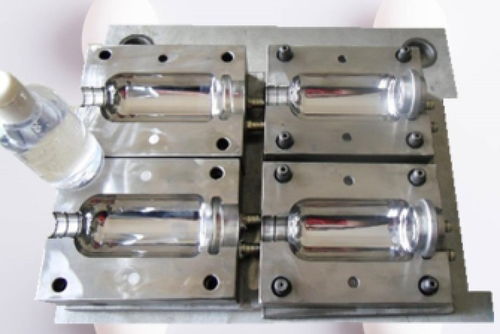 從“黑土地”到“精密藝術(shù)” 東北精密塑膠模具中的硅膠模具技術(shù)探索